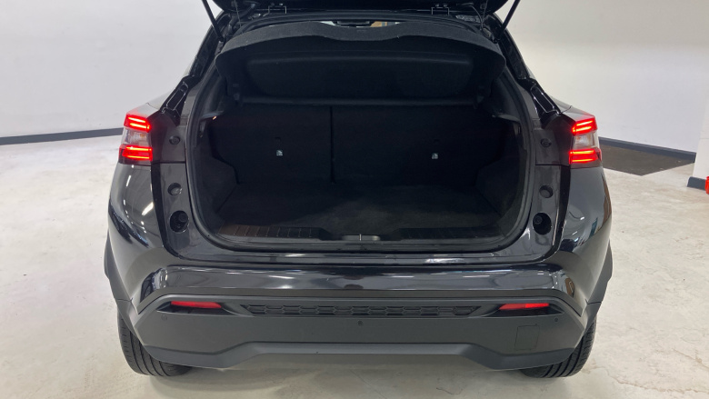 Nissan Juke 1.0 DiG-T 114 N-Connecta 5dr Petrol Hatchback